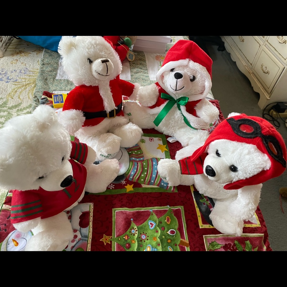 Holiday BearsBRAND NEW